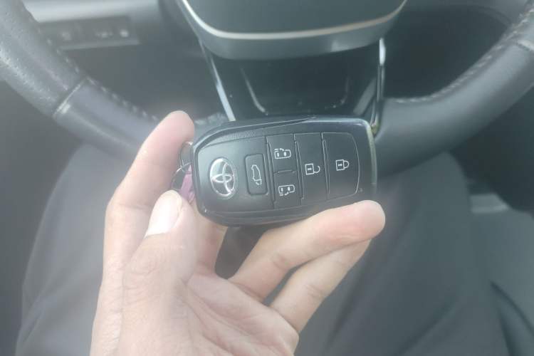 Used Toyota SIENNA 2024 2.5L Hybrid Platinum Edition