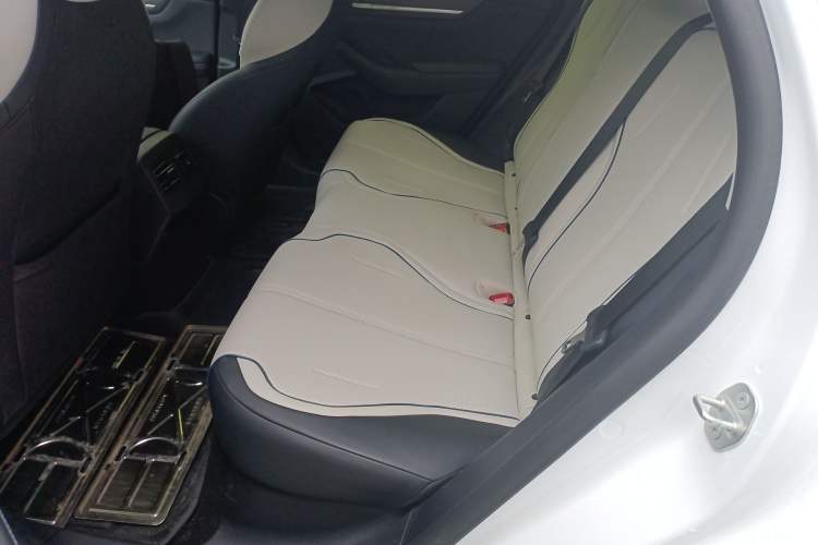 Used BYD Destroyer 05 2024 HONOR Edition DM-i 55KM Luxury Model Left Rear Seat