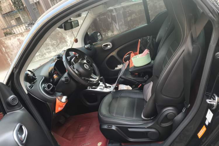 Used smart fortwo 2016 0.9T 66kW Hardtop Pioneer Edition
