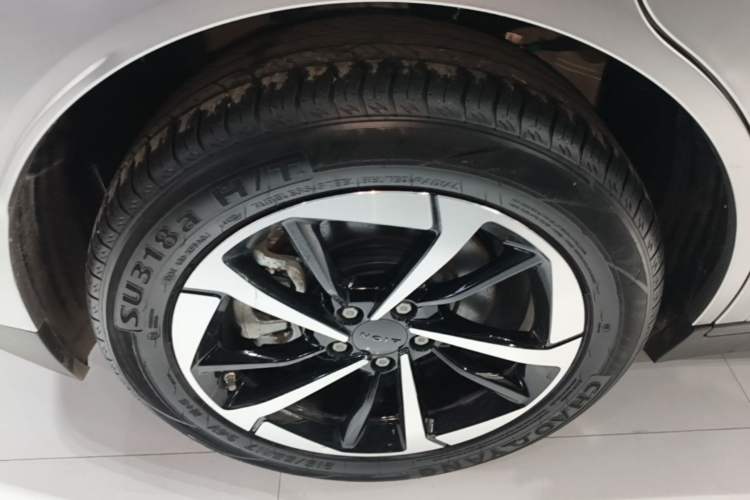 Used AION Y 2023 Plus 510 Smart Edition Right Rear Wheel Hub