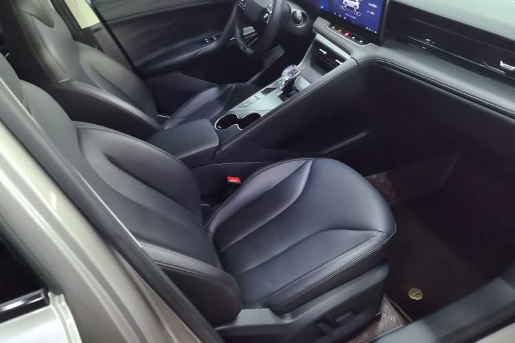 Used Roewe RX5 2023 1.5T Luxury Sliding-Screen Version
