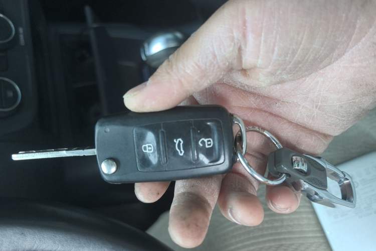 Used Volkswagen Tiguan 2016 280TSI Automatic Two-Wheel Drive Silk Road Comfort Edition Vehicle Key