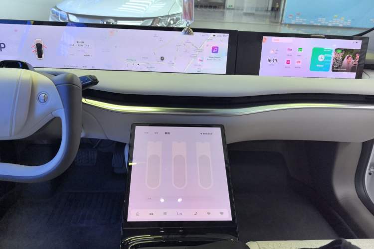 Used IM L7 2022 Pro Model Audio And AC Panel