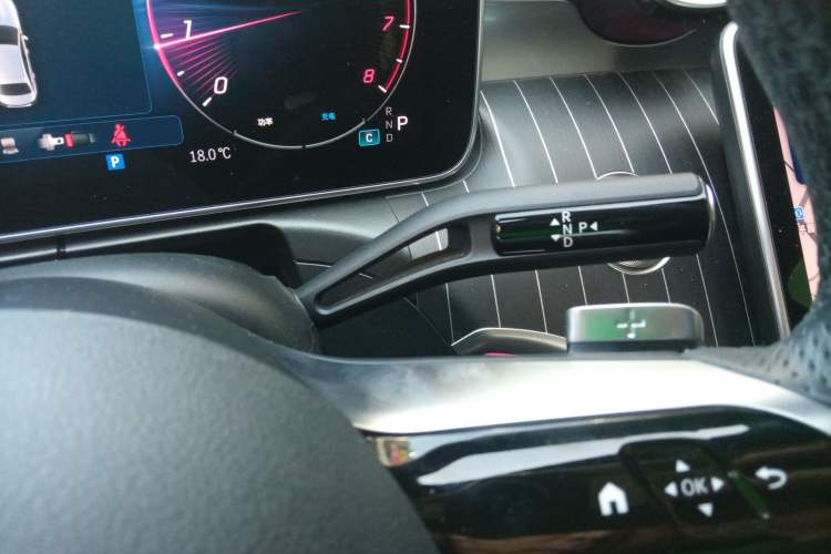 Used Mercedes-Benz C-Class 2024 Facelifted C-Class 260 L Night Edition Sports Version