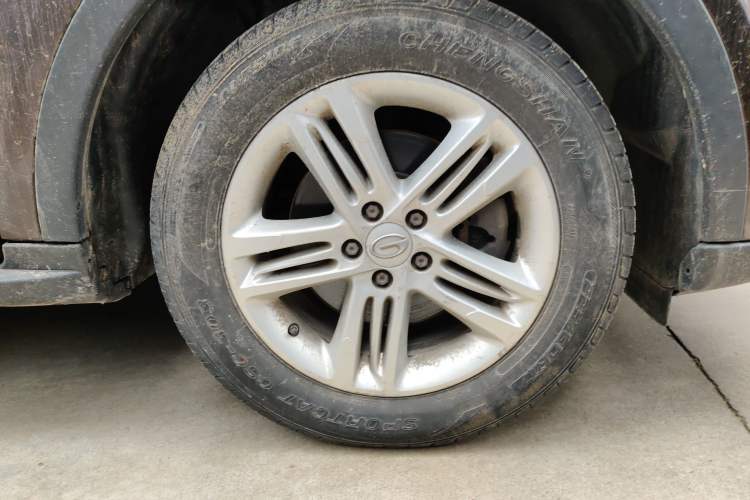 Used GAC Trumpchi GS5 2014 2.0L Automatic Two-Wheel Drive Anniversary Value Edition Right Front Wheel Hub