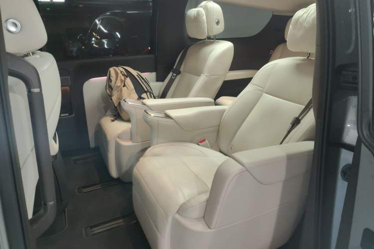 Used Li Auto MEGA 2024 Ultra Model
