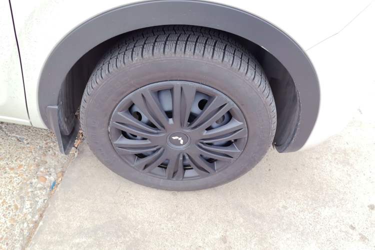 Used Wuling Bingo 2024 203km Light Edition Right Front Wheel Hub