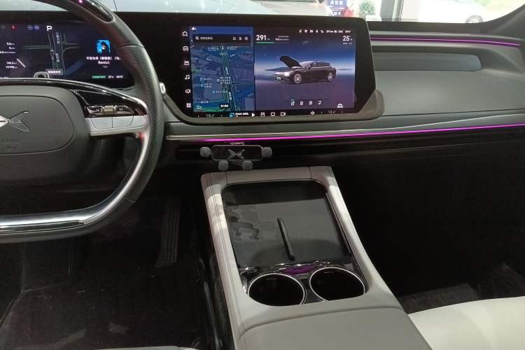 Used XPeng P7 2024 P7i 550 Pro Audio And AC Panel