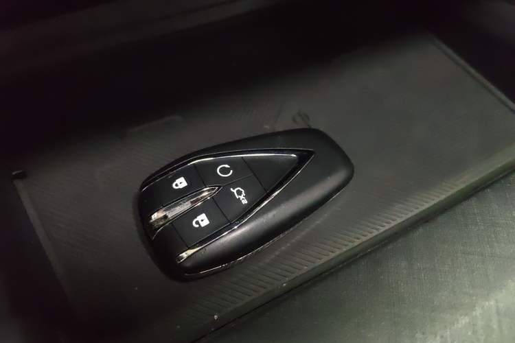 Used Changan UNI-V 2022 1.5T Prestige Version