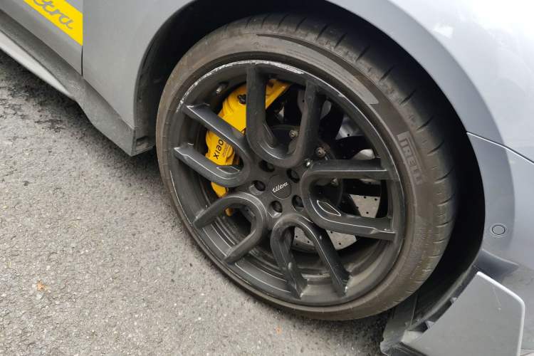 Used Xiaomi Auto SU7 Ultra 2025 Ultra Model Right Front Wheel Hub