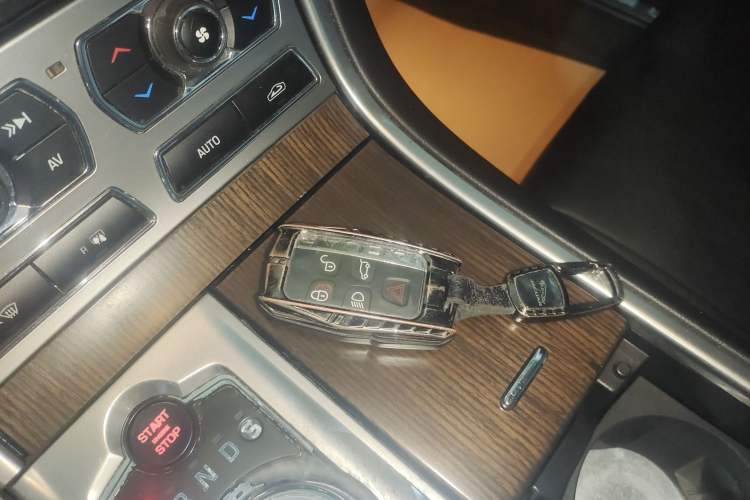 Used Jaguar XF 2014 XF 2.0T Prestige Edition
