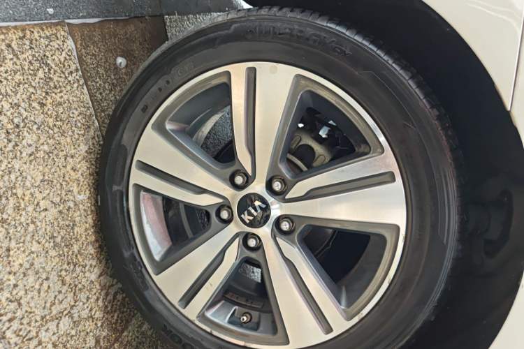 Used Kia K3 (Kai Shen) 2017 1.8L Automatic GLS Right Rear Wheel Hub