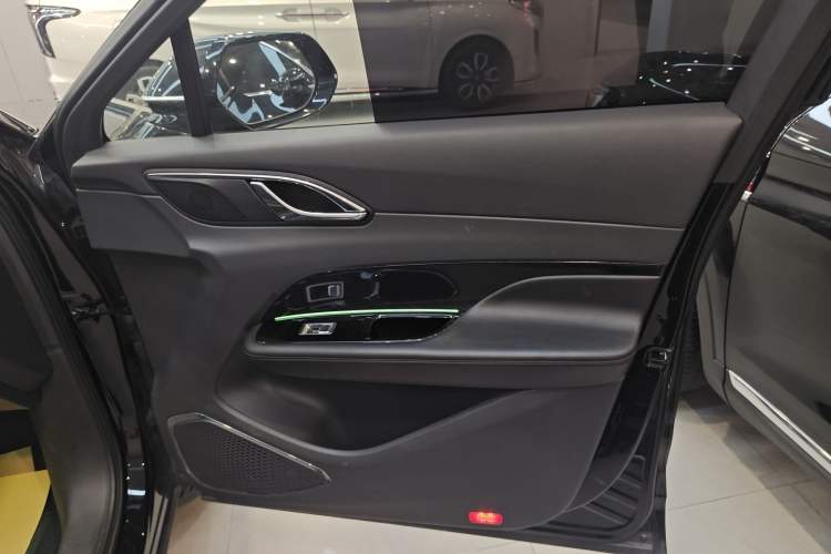 Used Hongqi HS3 2023 1.5T Two-Wheel Drive Shanwei Edition Interior 5