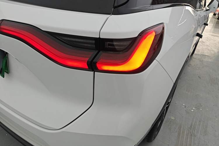Used Nio ES8 2020 580 km Signature Edition 7-Seater Version
