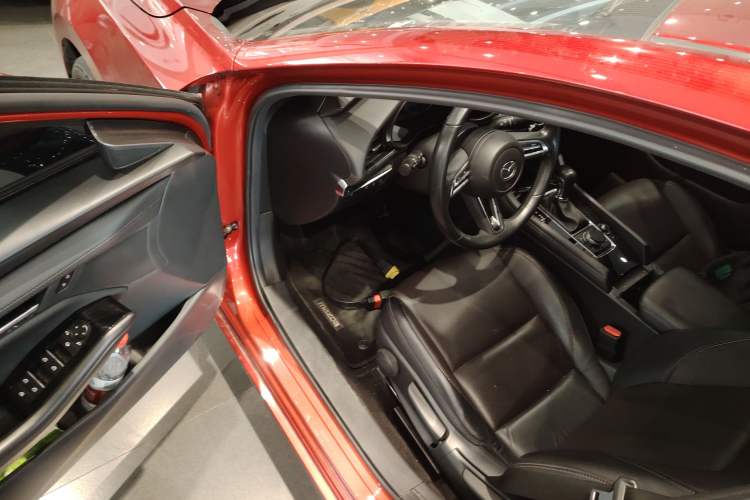 Used Mazda 3 Axela 2020 2.0L Automatic Zhiya Edition Driver Seat