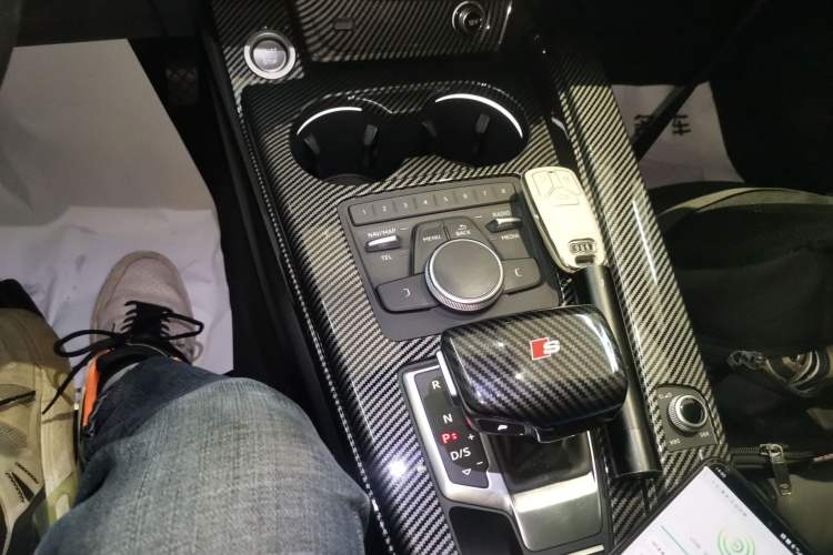 Used Audi A5 2017 Sportback 45 TFSI Fashion Model Audio And AC Panel