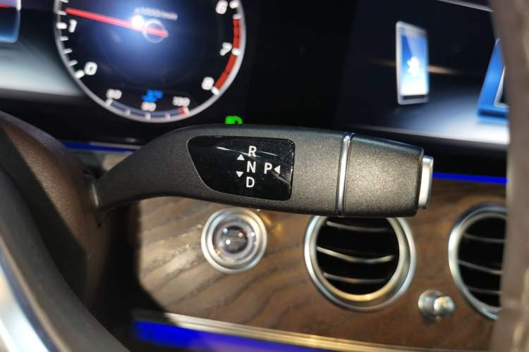 Used Mercedes-Benz E-Class 2020 Facelift E 300 L Stylish Edition Gear Lever