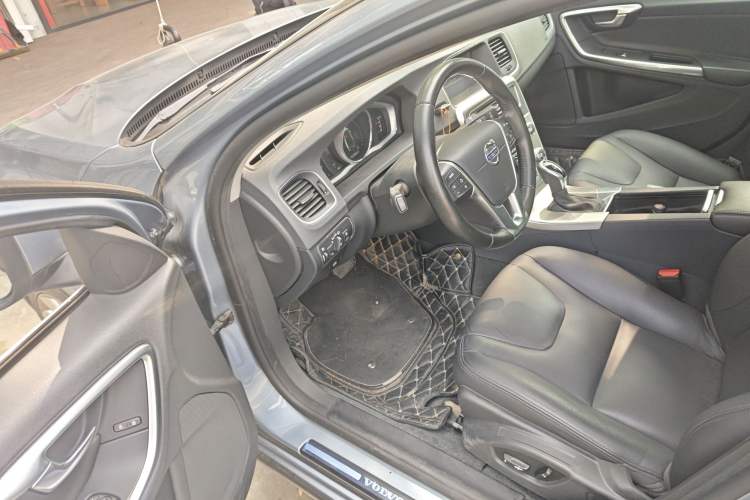 Used Volvo S60 2018 S60L T4 Zhiyuan Edition
