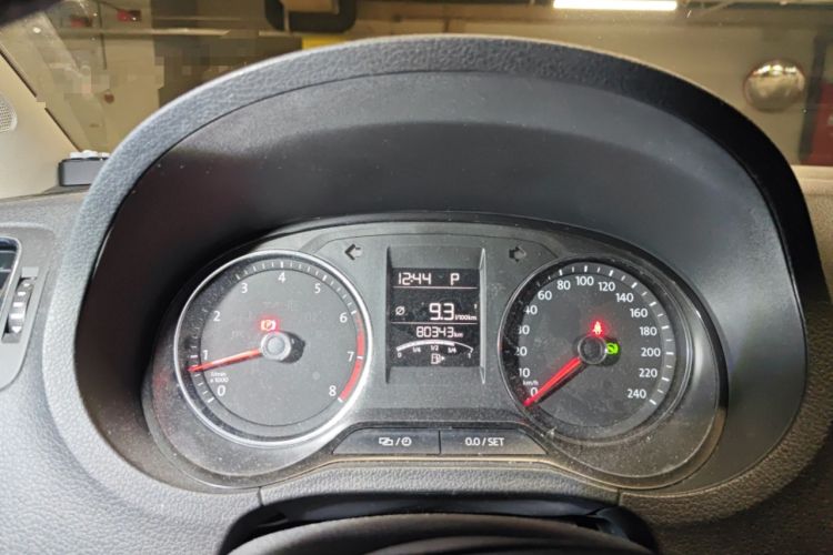 Used Volkswagen Polo 2016 1.6L Automatic Comfort Model
