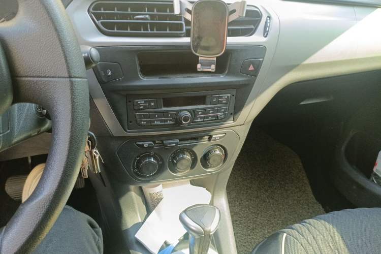 Used Citroen Elysee 2016 1.6L Automatic Fashion Model Audio And AC Panel