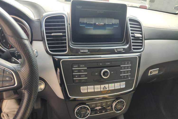 Used Mercedes-Benz GLE Coupe 2015 GLE 320 4MATIC Coupe SUV Audio And AC Panel