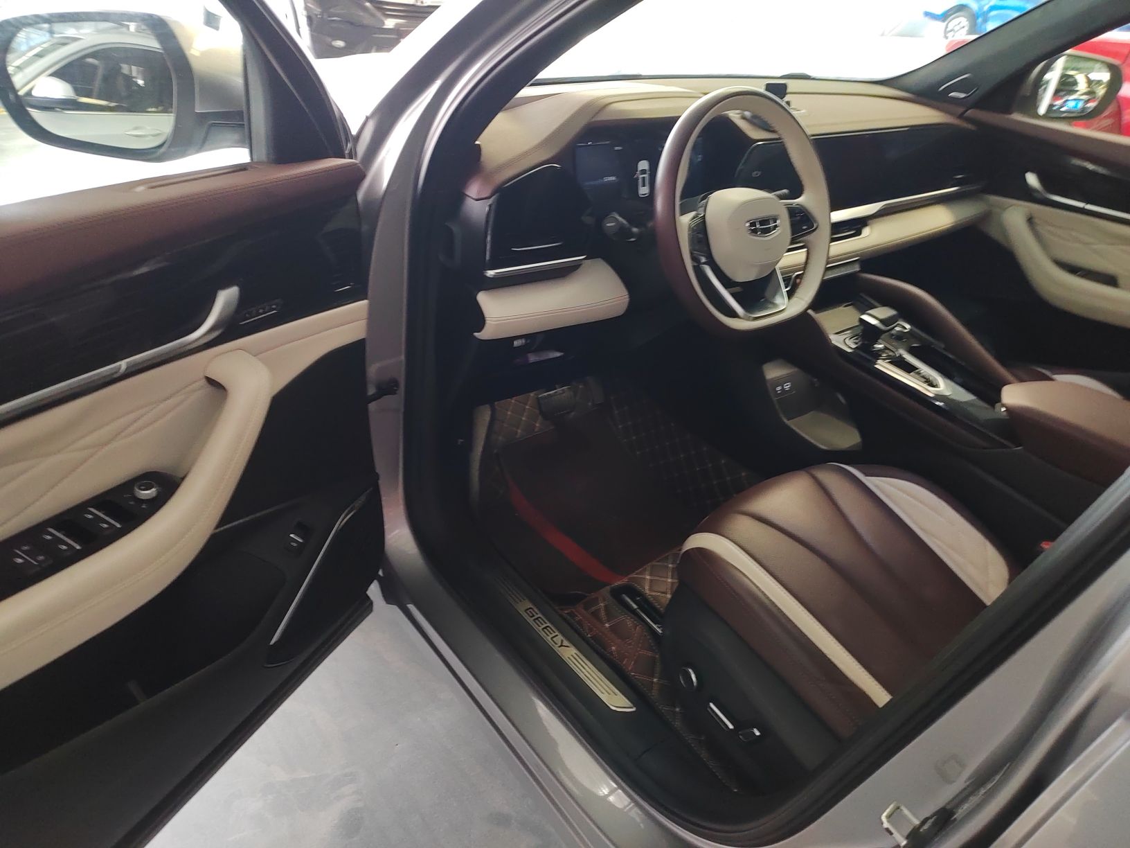 Geely Auto Monjaro L 2021 2.0TD DCT EVO Two-Wheel Drive Smart Luxury Version — снимка 18