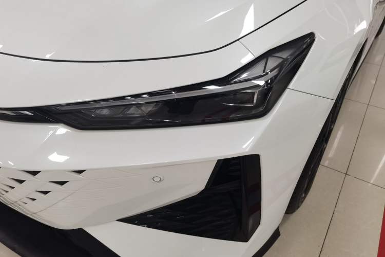 Used Changan UNI-V 2024 1.5T Prestige Edition