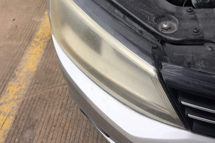 Used Volkswagen Sagitar 2014 1.6L Automatic Comfort Model Right Front Headlight