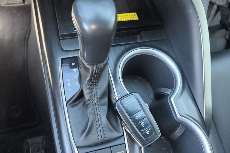 Used Toyota Camry 2023 Dual-Motor 2.5 HGVP Leading Edition Gear Lever