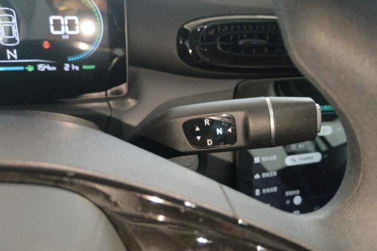 Used Leapmotor T03 2024 310 Comfort Edition Gear Lever