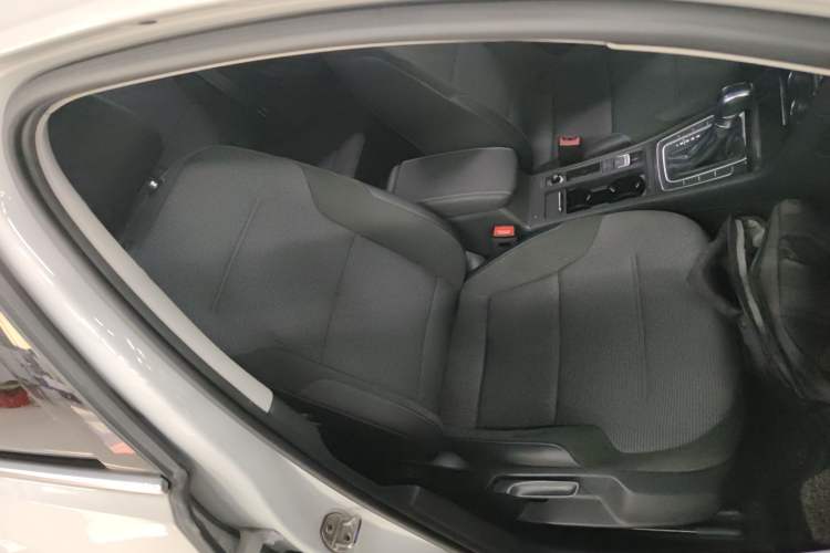 Used Volkswagen Golf Pure Electric 2020 Chari