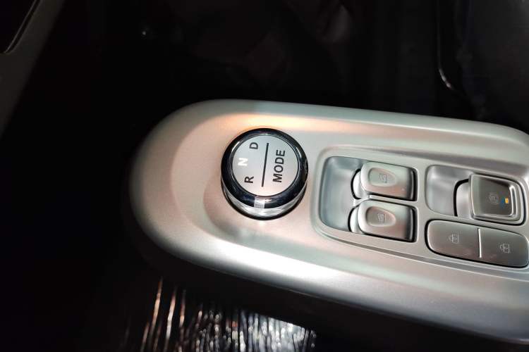 Used CHANGAN NEVO Lumin 2026 Model Treasure Edition 205km Passionate Beige Ningde Gear Lever