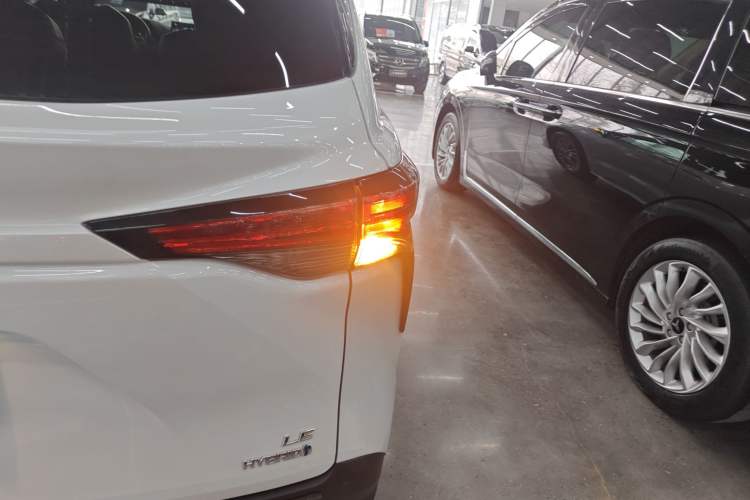 Used Toyota SIENNA 2023 2.5L Hybrid Comfort Edition