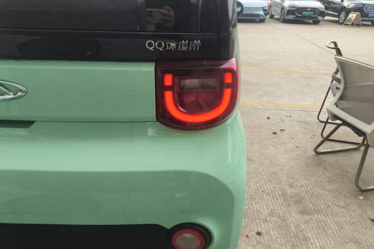 Used Chery QQ Ice Cream 2022 170km Sundae Phosphate Lithium-Ion