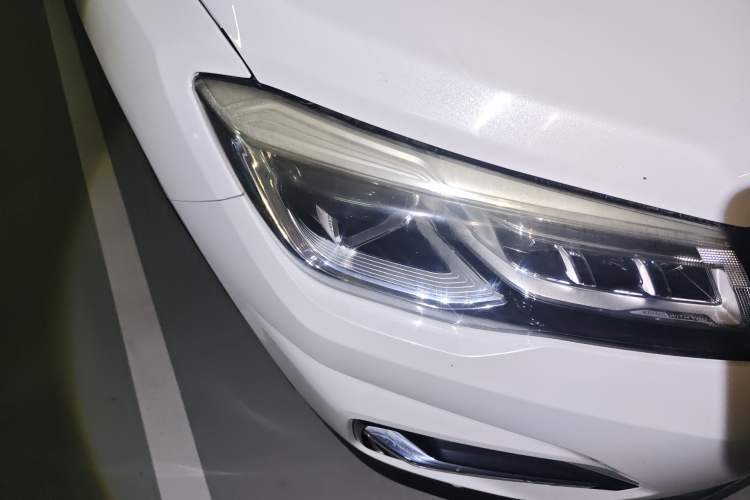 Used CHANGAN CS75 2018 280T Automatic Yazi Model China V Standard Right Front Headlight