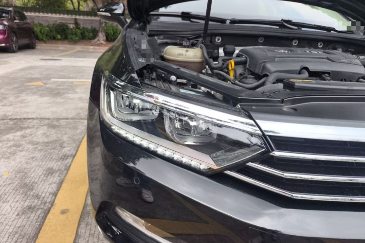 Used Volkswagen Magotan 2018 Facelift 330TSI DSG Luxury Model
