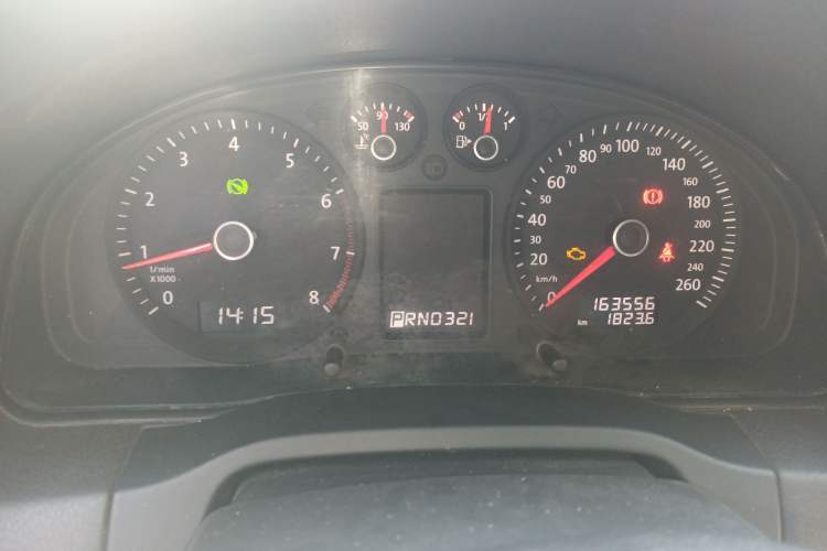 Used Volkswagen Passat 2009 2.0L MFI Automatic Luxury Edition Instrument Cluster