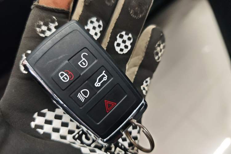 Used Land Rover Discovery Sport 2020 249 PS R-Dynamic Performance Edition