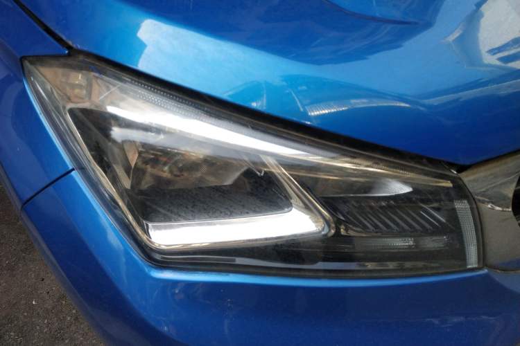 Used CHANGAN CS15 2016 1.5L Automatic Fashion Edition Right Front Headlight