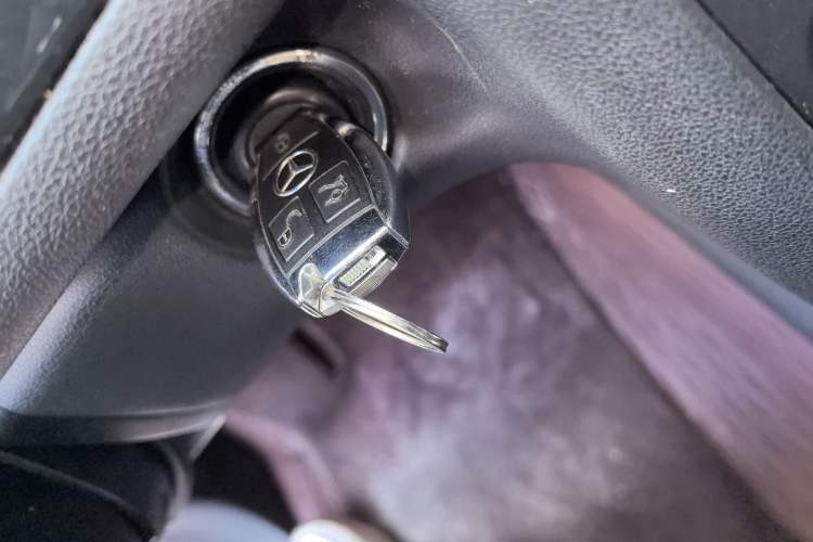 Used Mercedes-Benz R-Class 2014 R 400 4MATIC Business Model Vehicle Key