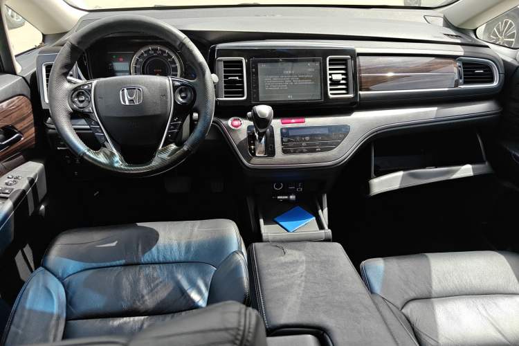 Used Honda Elysion 2016 2.4L Luxury Edition Center Console