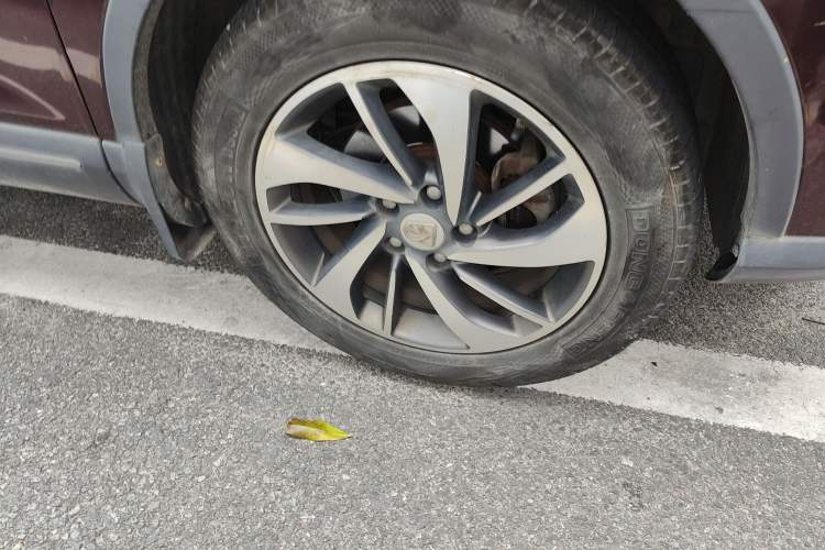 Used Baojun 560 2016 1.8L iAMT Luxury Model Right Front Wheel Hub