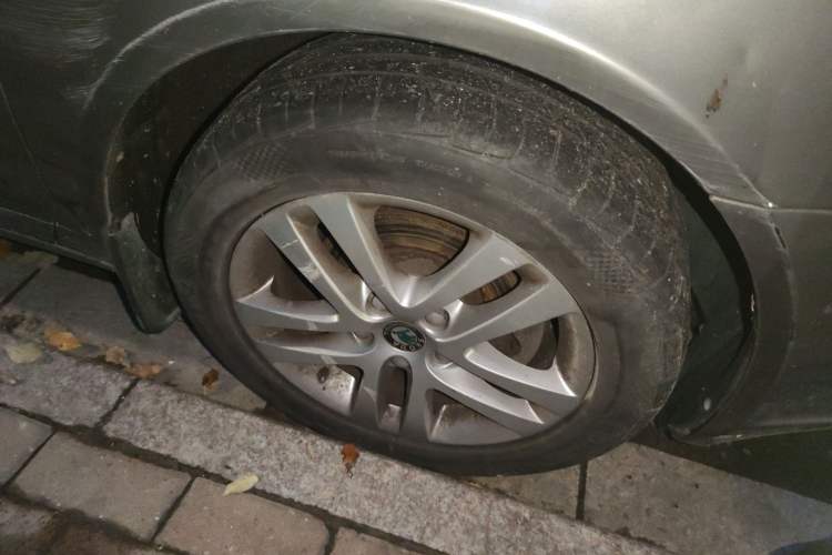 Used Skoda Octavia 2013 1.6L Automatic Yijun Edition Right Front Wheel Hub