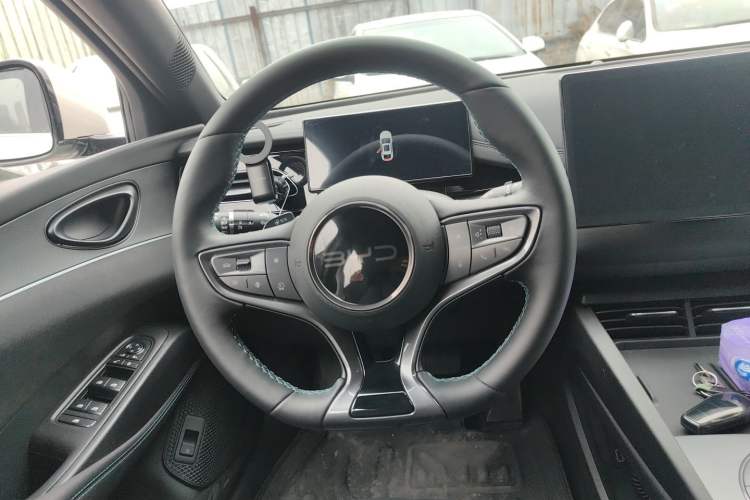 Used BYD Seal 06 New Energy 2025 DM-i Smart Drive 80KM Luxury Model Steering Wheel