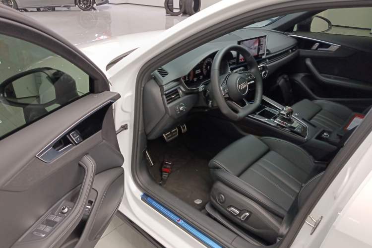 Used Audi A4L 2024 40 TFSI Luxury Dynamic Edition