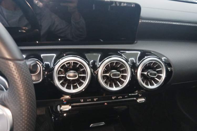 Used Mercedes-Benz A-Class 2021 A 200 L Sport Sedan Fashion Model Audio And AC Panel