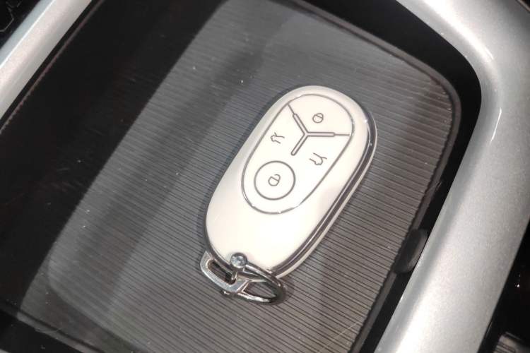 Used Geely Galaxy Geome 2025 UP 410km Exploration Edition Vehicle Key