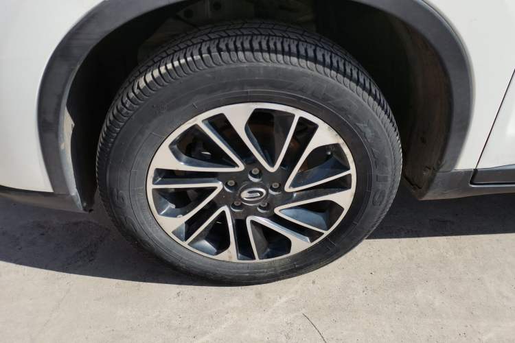 Used GAC Trumpchi GS4 2015 200T Manual Luxury Edition Exterior 4