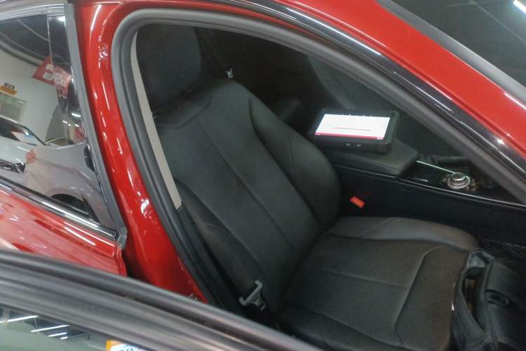 Used BMW 3 Series 2017 320Li M Sport Edition Right Front Seat