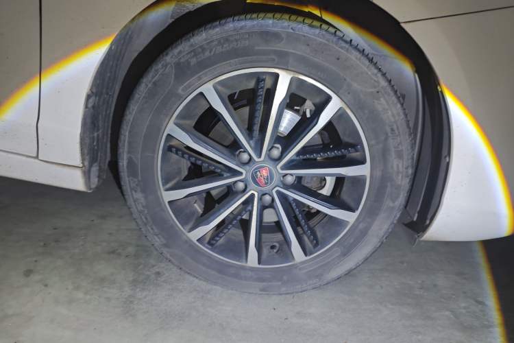 Used Roewe i5 2020 1.5L Automatic 4G Connect Luxury Flagship Edition
